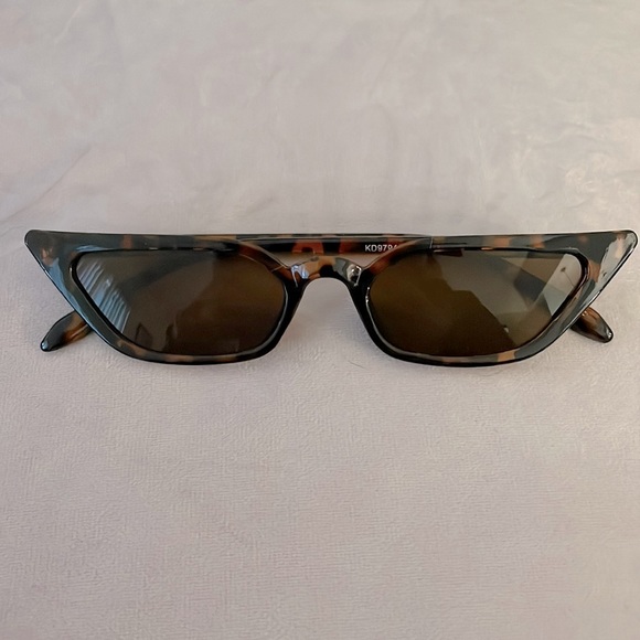 Accessories - Brown/Tortoise Cat Eye Sunglasses